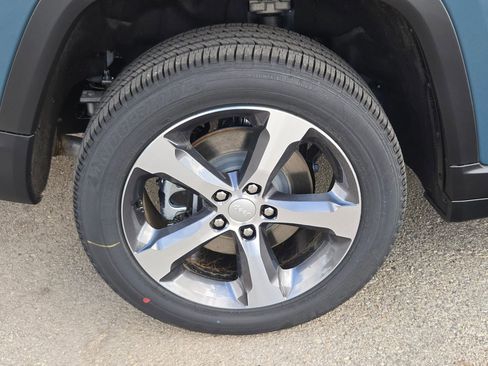 New 2026 Jeep Grand Cherokee L Limited RWD image 25