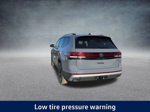 New 2025 Volkswagen Atlas Peak Edition SE image 19