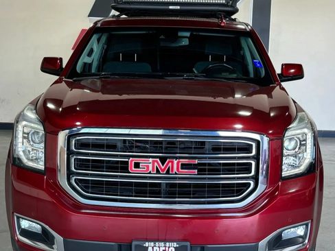 Used 2019 GMC Yukon XL SLE w/ Convenience Package AWD/4WD image 3