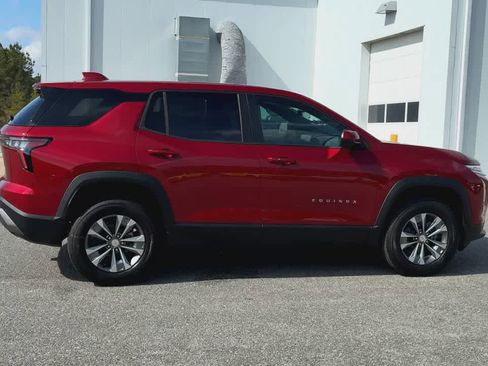 New 2026 Chevrolet Equinox LT w/ Convenience Package II FWD image 9