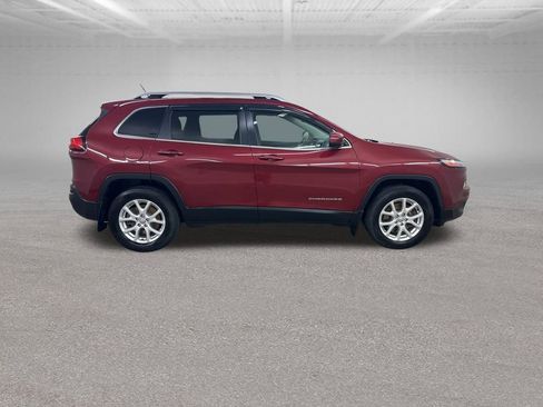 Used 2015 Jeep Cherokee Latitude w/ Cold Weather Group AWD/4WD image 14