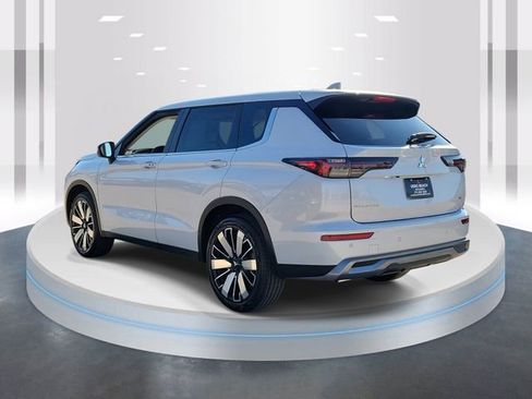 New 2026 Mitsubishi Outlander SE FWD image 4
