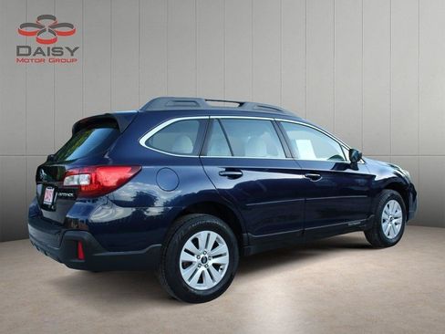 Used 2018 Subaru Outback 2.5i AWD/4WD image 5