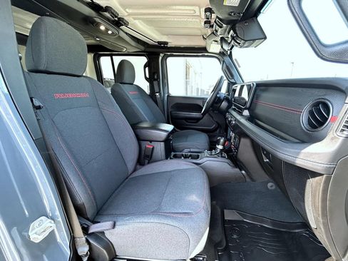 Used 2024 Jeep Wrangler Unlimited Rubicon w/ Convenience Group AWD/4WD image 17