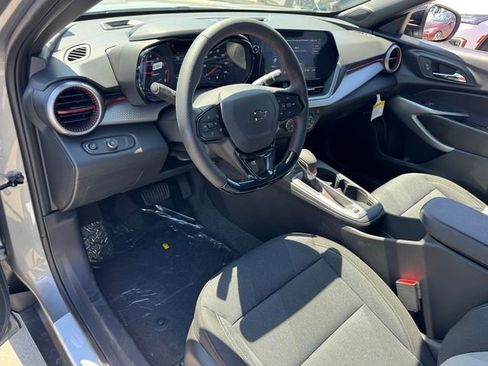 New 2026 Chevrolet Trax RS w/ Sunroof Package FWD image 12