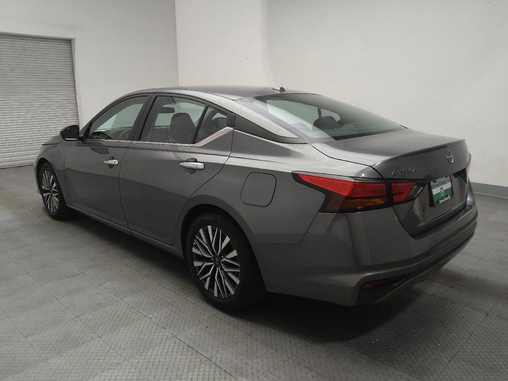 Used 2025 Nissan Altima 2.5 SV FWD image 5
