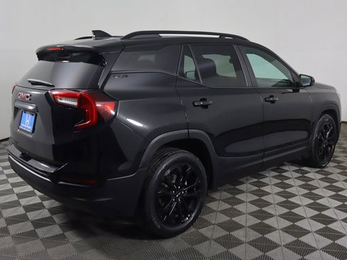 Used 2022 GMC Terrain SLE w/ Driver Convenience Package image 9