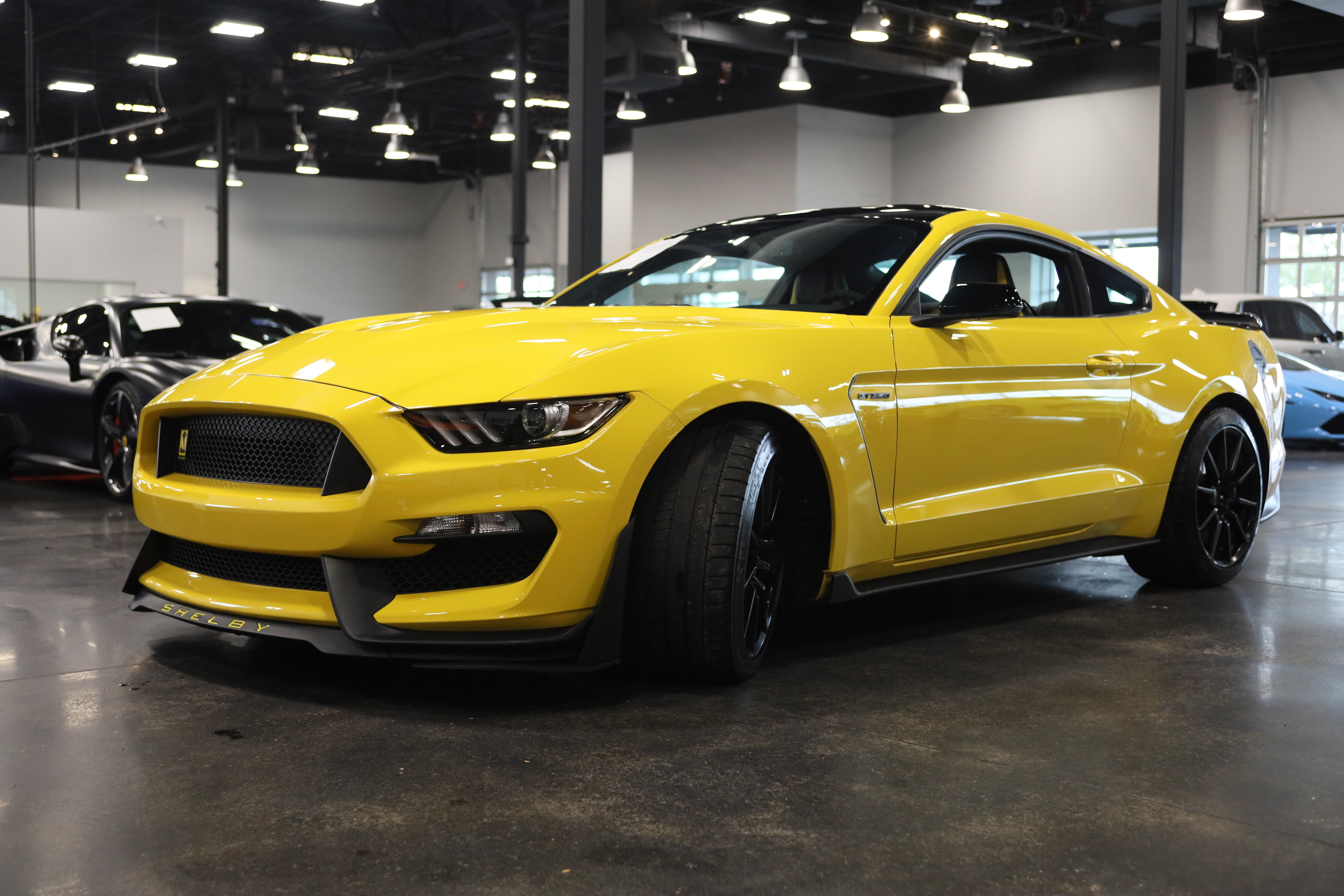 Used 2017 Ford Mustang Shelby GT350 w/ Electronics Package RWD image 3