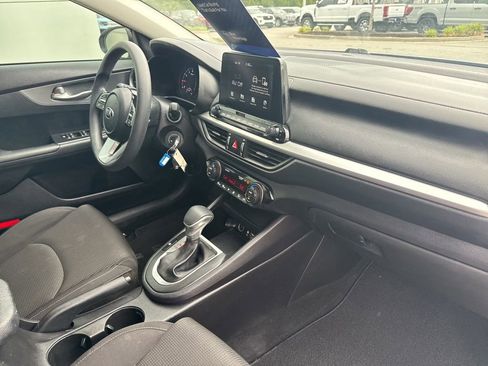 Used 2019 Kia Forte LXS FWD image 23