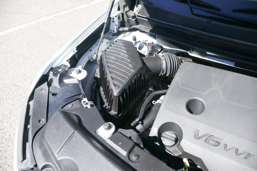Used 2023 Chevrolet Traverse High Country FWD image 11
