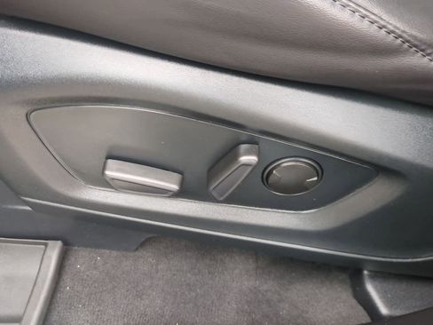 Used 2023 Ford Explorer Platinum w/ Technology Package image 17