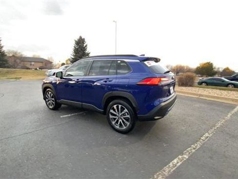 Certified 2023 Toyota Corolla Cross XLE image 6