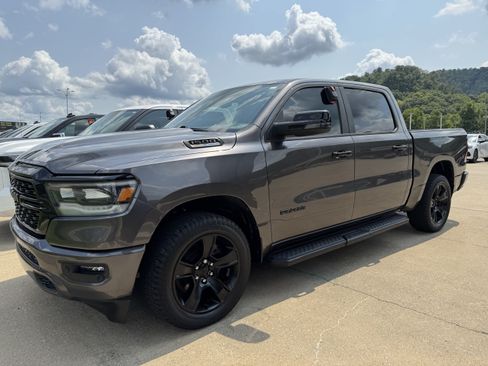 Used 2023 RAM 1500 Big Horn AWD/4WD image 3
