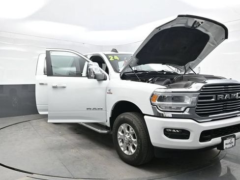 Used 2024 RAM 2500 Laramie AWD/4WD image 25