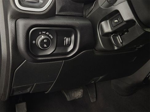 Used 2022 RAM 2500 Big Horn w/ Night Edition image 22