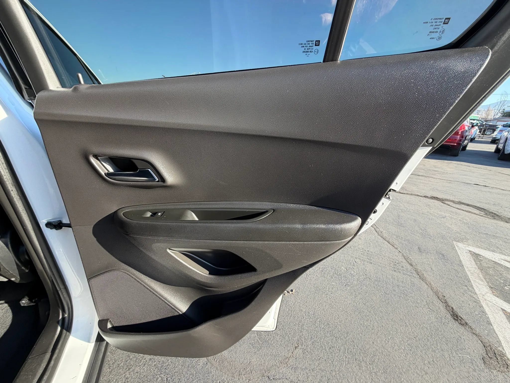 Used 2019 Chevrolet Trax LT w/ Sun & Sound Package AWD/4WD image 17