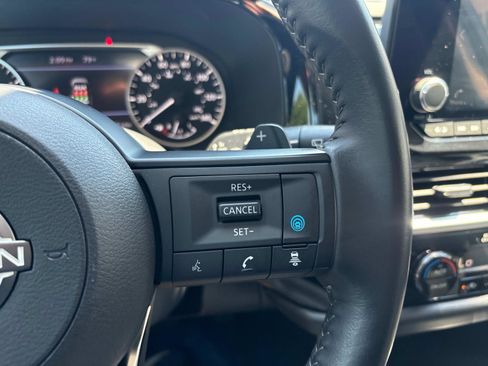 Used 2024 Nissan Pathfinder SV image 20