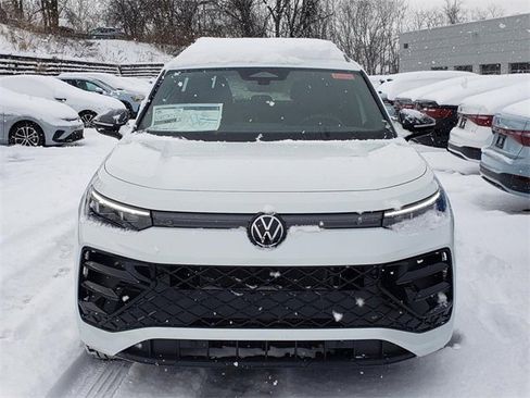 New 2026 Volkswagen Tiguan SE R-Line image 5