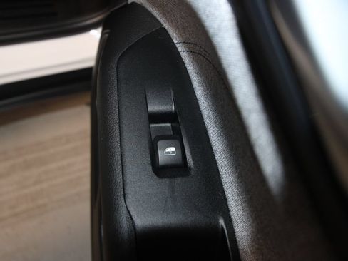 Used 2022 Jeep Compass Latitude FWD image 24