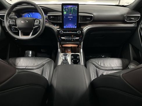 Used 2024 Ford Explorer Platinum w/ Technology Package image 20