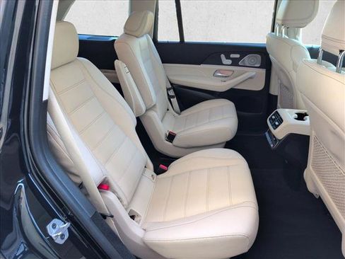 Used 2024 Mercedes-Benz GLS 450 4MATIC image 23
