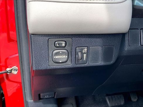 Used 2016 Toyota RAV4 XLE FWD image 35