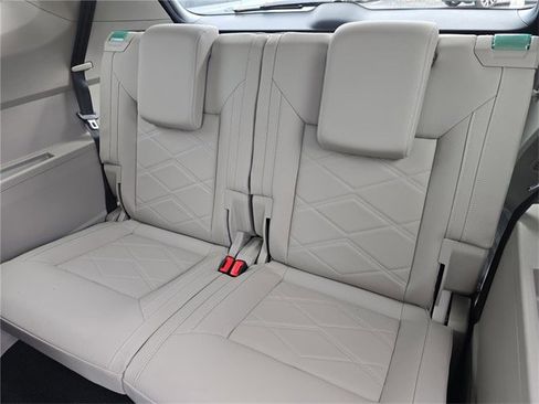 New 2026 Volkswagen Atlas SE image 10