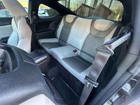 Used 2014 Hyundai Genesis 2.0T image 24