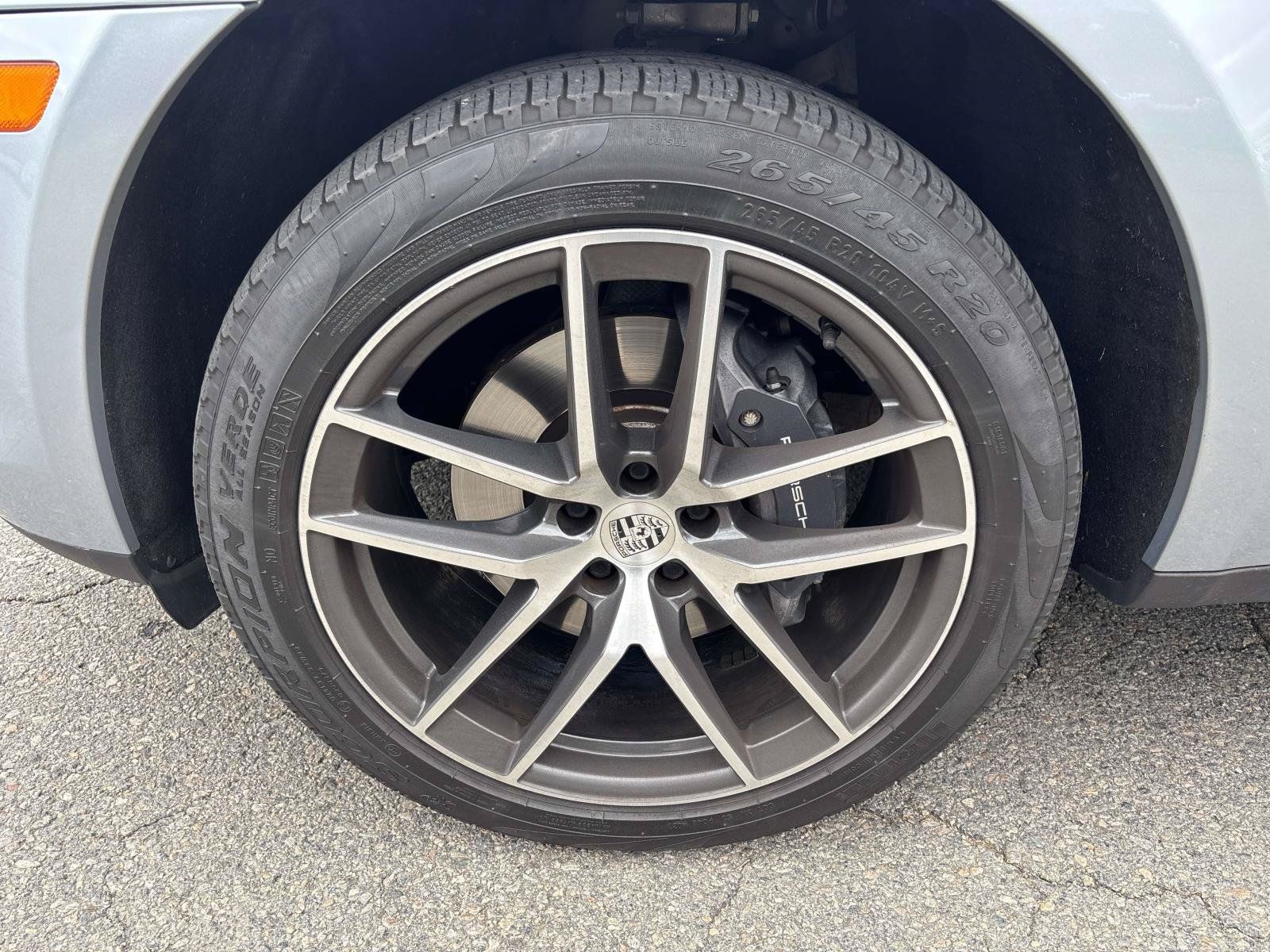 Used 2022 Porsche Macan AWD/4WD image 6
