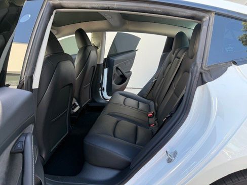 Used 2023 Tesla Model 3 Standard Range image 15