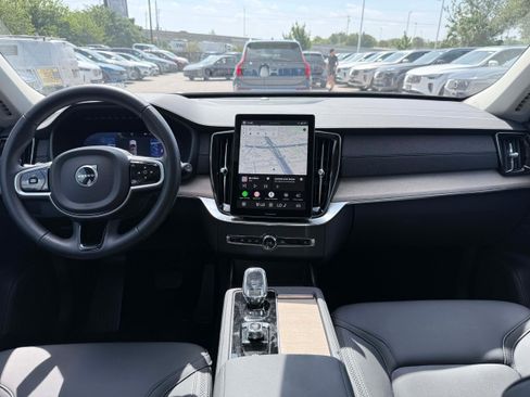 Certified 2026 Volvo XC90 B6 Plus AWD/4WD image 18