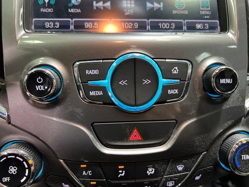 Used 2016 Chevrolet Cruze LT w/ Sun And Sound Package FWD image 34