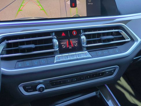 Used 2022 BMW X5 xDrive40i w/ Executive Package image 18