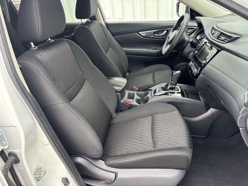 Used 2020 Nissan Rogue SV image 38