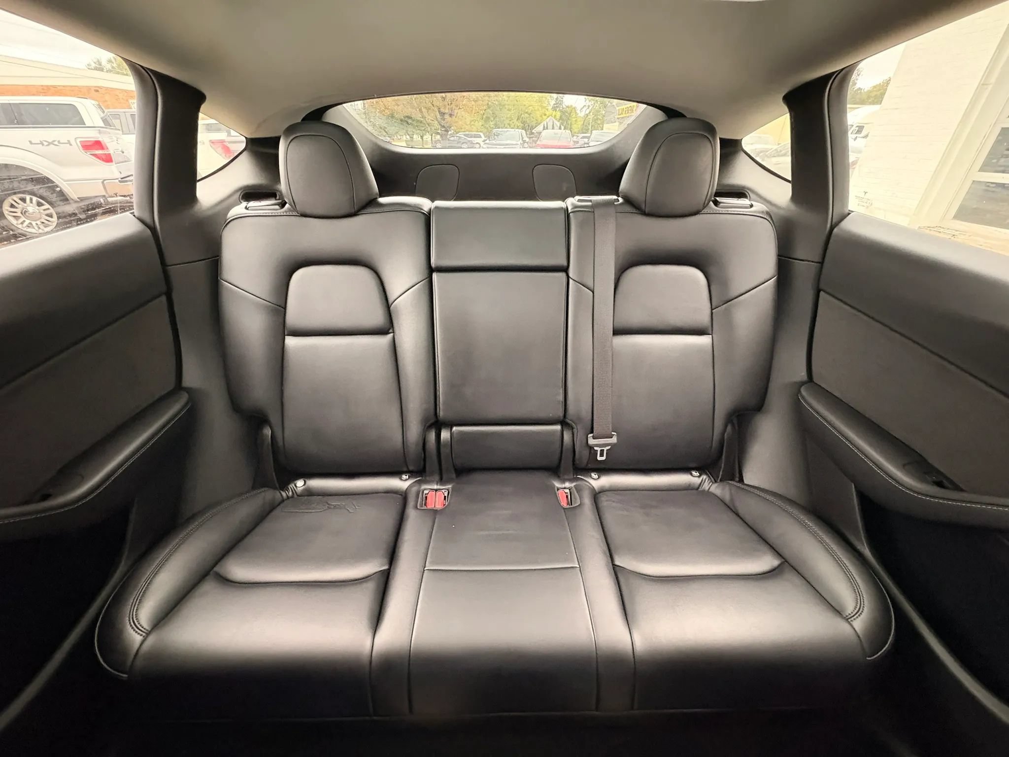Used 2022 Tesla Model Y Long Range AWD/4WD image 19