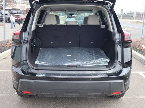 Certified 2025 Nissan Rogue SV AWD/4WD image 27