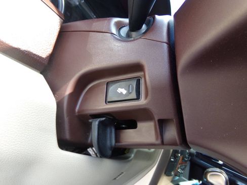 Used 2013 RAM 1500 Laramie Longhorn w/ Convenience Group AWD/4WD image 25