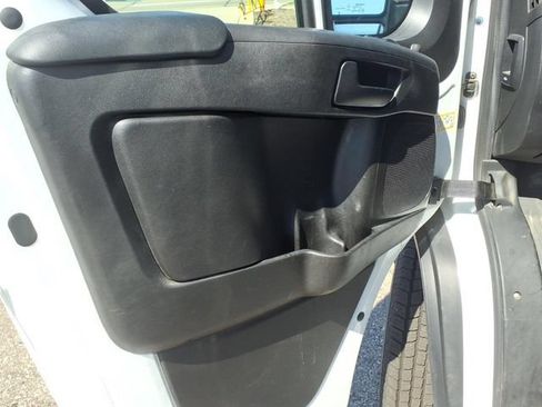Used 2025 RAM ProMaster 2500 w/ Convenience Group FWD image 9