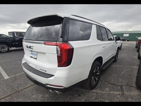 Used 2026 GMC Yukon AT4 AWD/4WD image 10