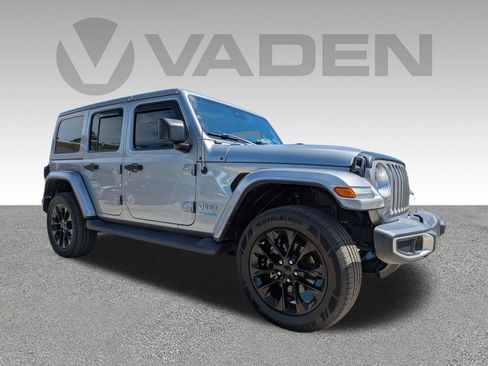 Used 2021 Jeep Wrangler Unlimited Sahara w/ Safety Group AWD/4WD image 3