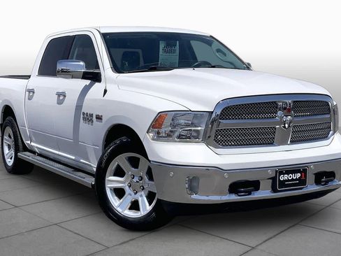 Used 2017 RAM 1500 Lone Star RWD image 3