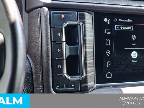 Used 2023 GMC Yukon Denali AWD/4WD image 34