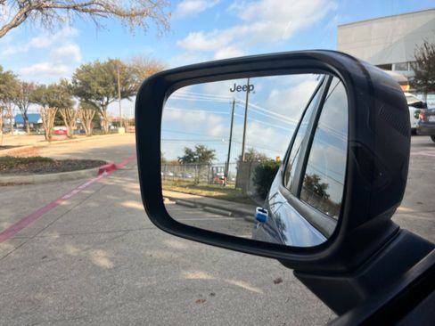 Used 2020 Jeep Renegade Sport image 32