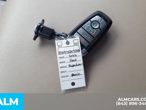 Used 2024 Ford Expedition Max Limited RWD image 16