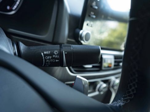 Certified 2018 Honda Accord Touring image 24