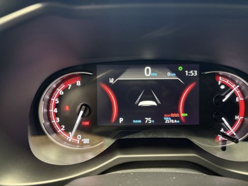 Used 2024 Toyota RAV4 XLE FWD image 21