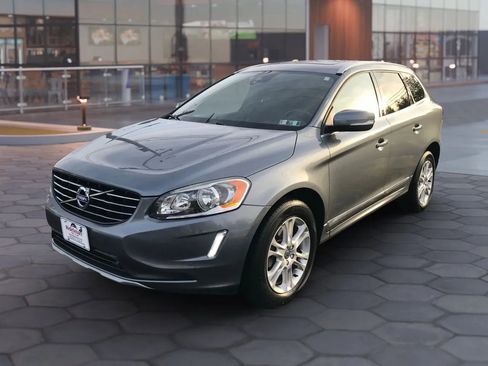 Used 2016 Volvo XC60 T5 Premier w/ Proximity Package image 3
