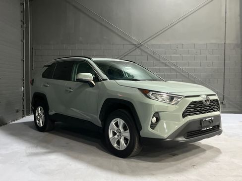 Used 2021 Toyota RAV4 XLE w/ Convenience Package AWD/4WD image 1
