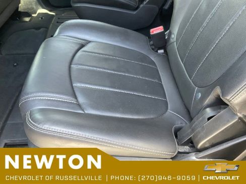 Used 2017 Buick Enclave Leather FWD image 33