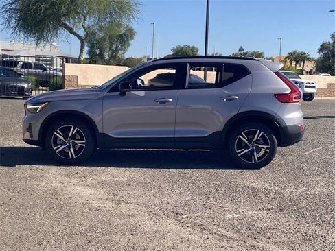 New 2026 Volvo XC40 B5 Core image 10